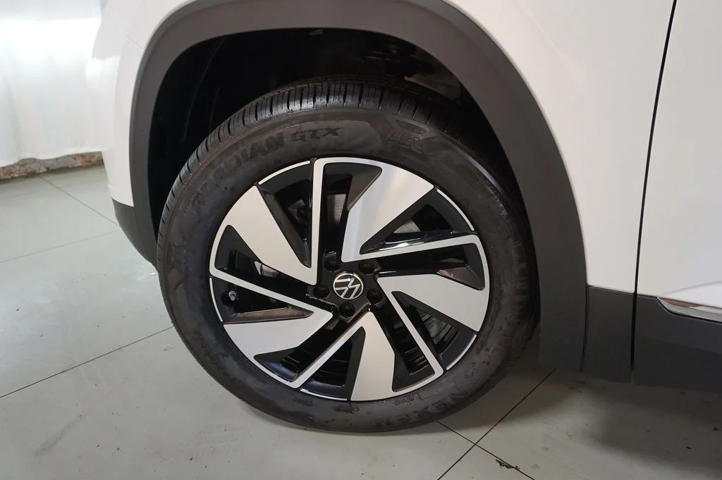 New 2026 Opal White Volkswagen 2.0T SEL image 36