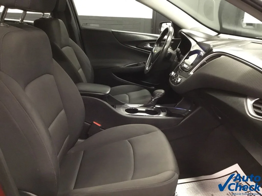 Used 2021 Red Chevrolet RS image 36