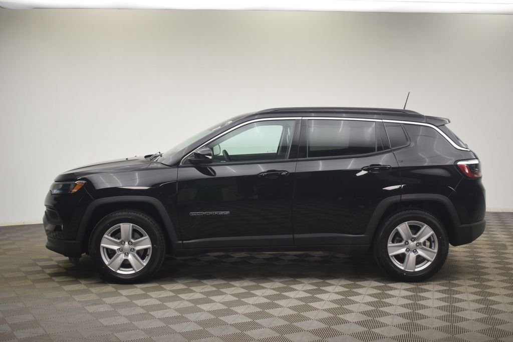 Used 2022 Black Jeep Latitude image 8