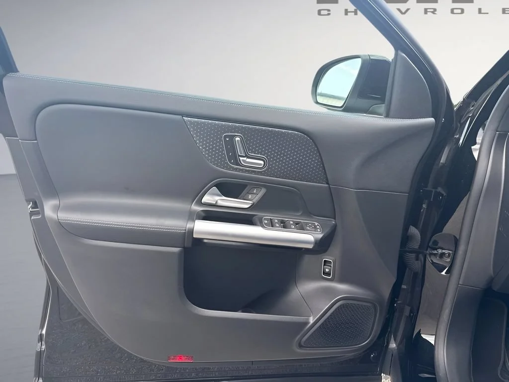 Used 2025 Black Mercedes-Benz GLA 250 image 24