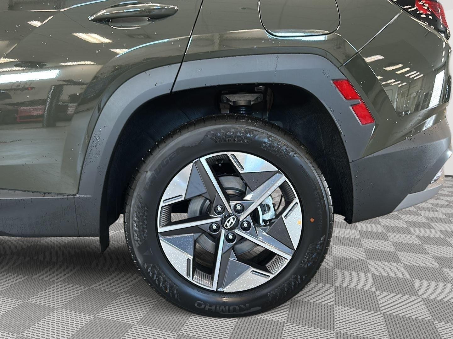 Used 2026 Rockwood Green Hyundai SEL image 12