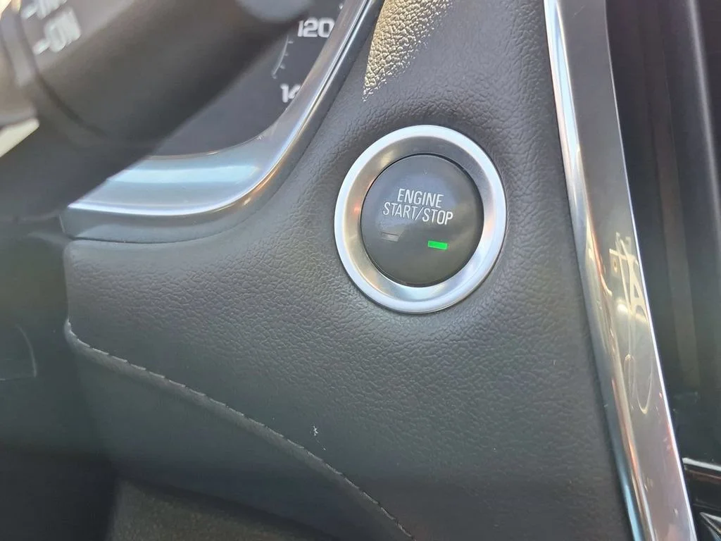 Used 2023 Green Chevrolet LT image 17