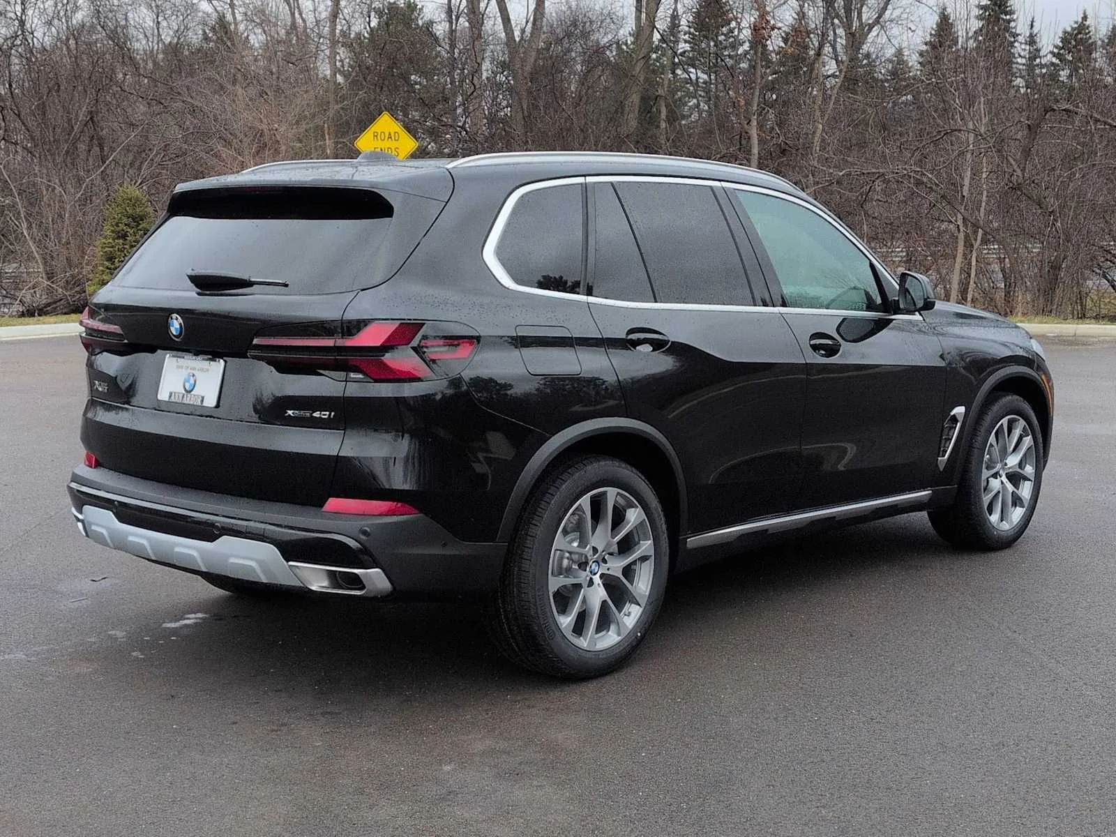 New 2026 Black Sapphire Metallic BMW xDrive40i image 14