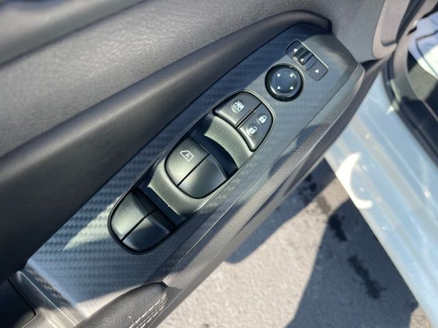 Used 2025 White Nissan 2.5 SV image 11