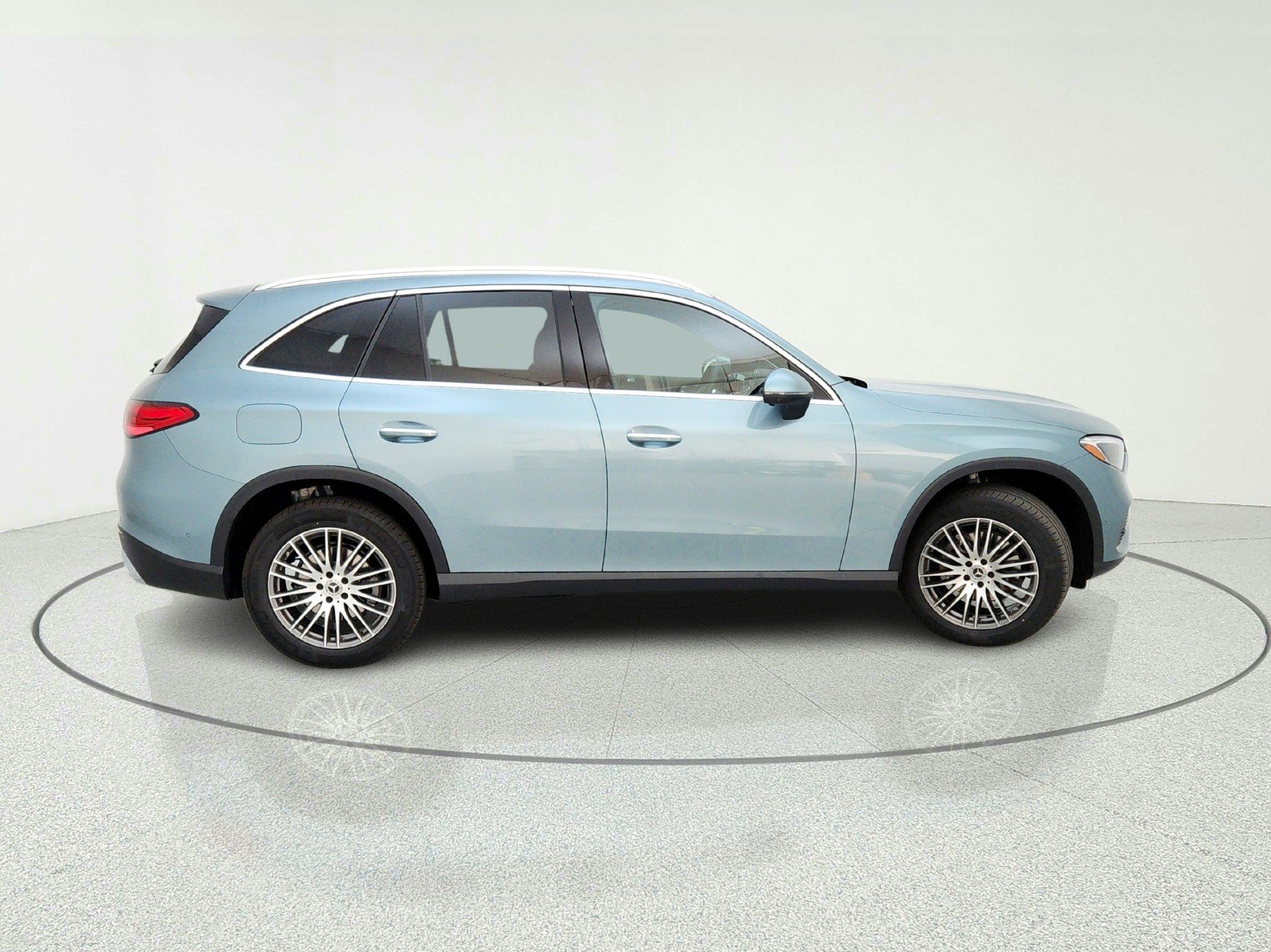 New 2026 Verde Silver Metallic Mercedes-Benz GLC 300 SUV image 7