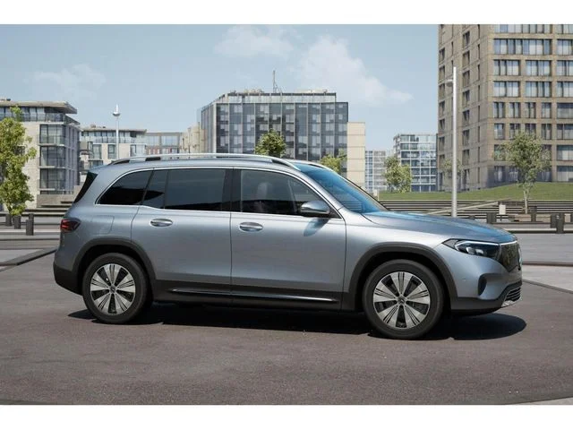 Used 2025 Silver Mercedes-Benz 250+ image 17
