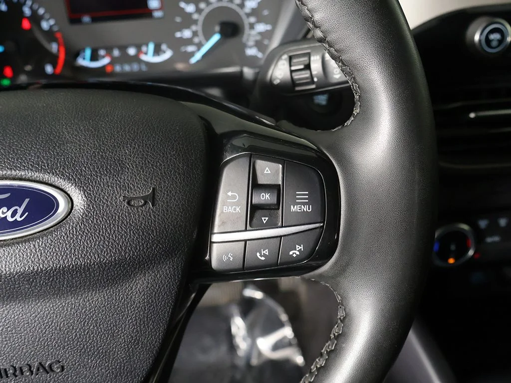 Used 2022 Black Ford SE image 39