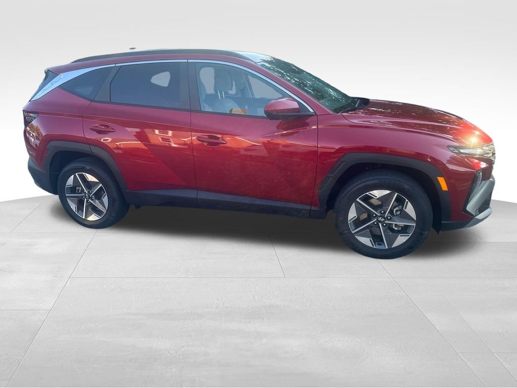 Used 2025 Red Hyundai SEL image 29