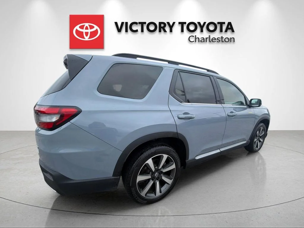 Used 2023  Honda Touring image 7