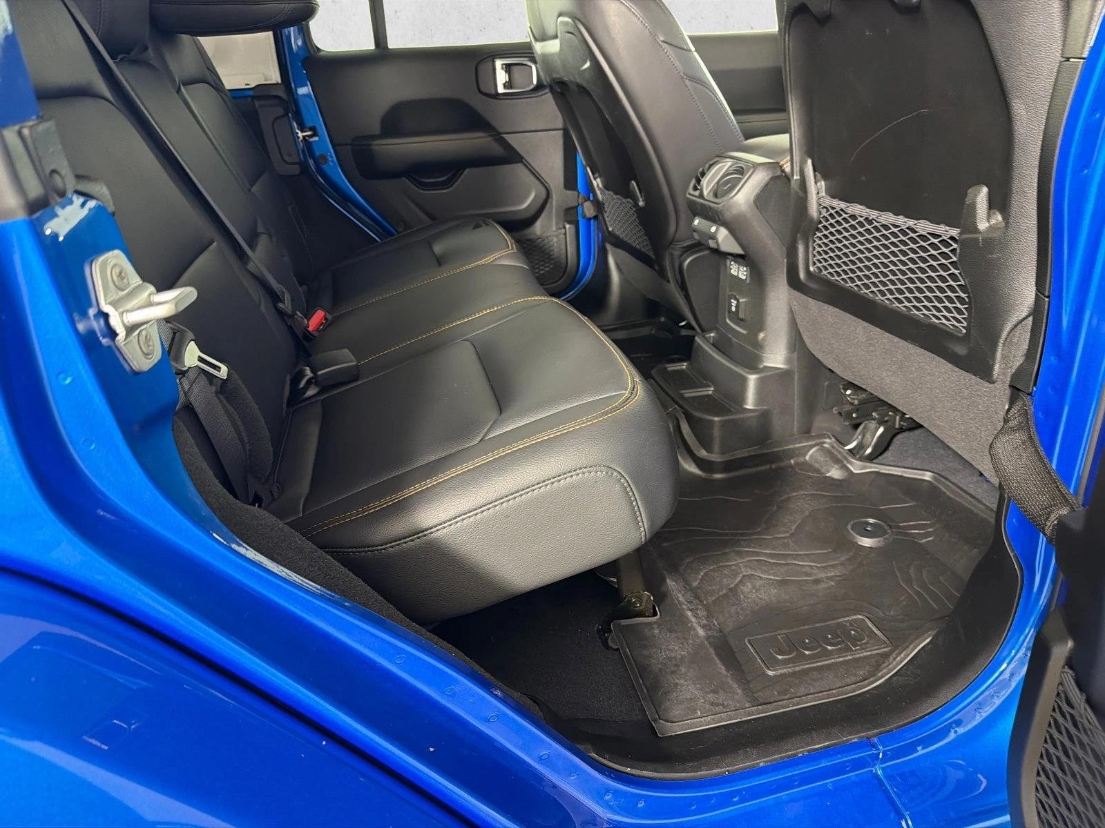 Used 2025 Hydro Blue Pearlcoat Jeep Sahara image 15