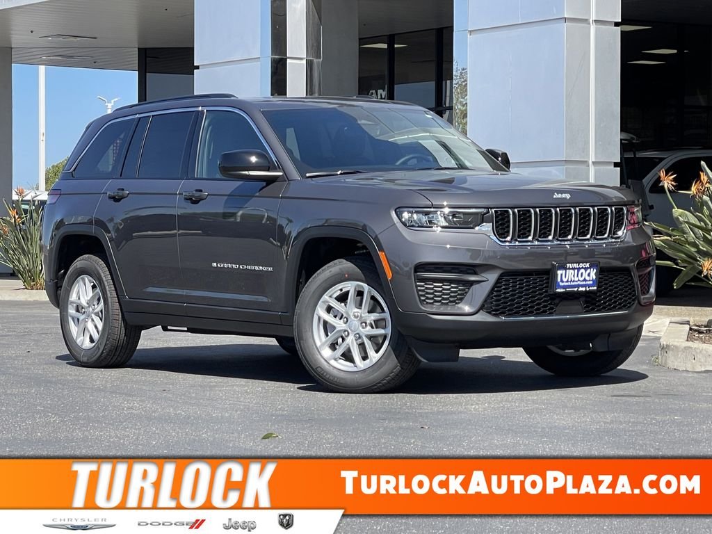 New 2026 Baltic Gray Metallic Clear-Coat Exterior Paint Jeep Laredo X image 1