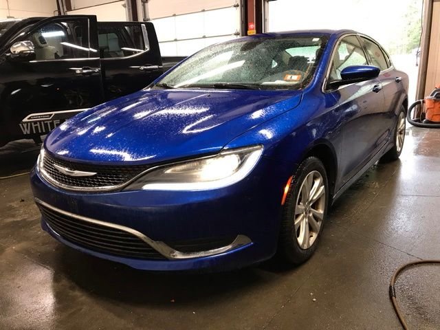 2015 Chrysler 200 Limited's photo