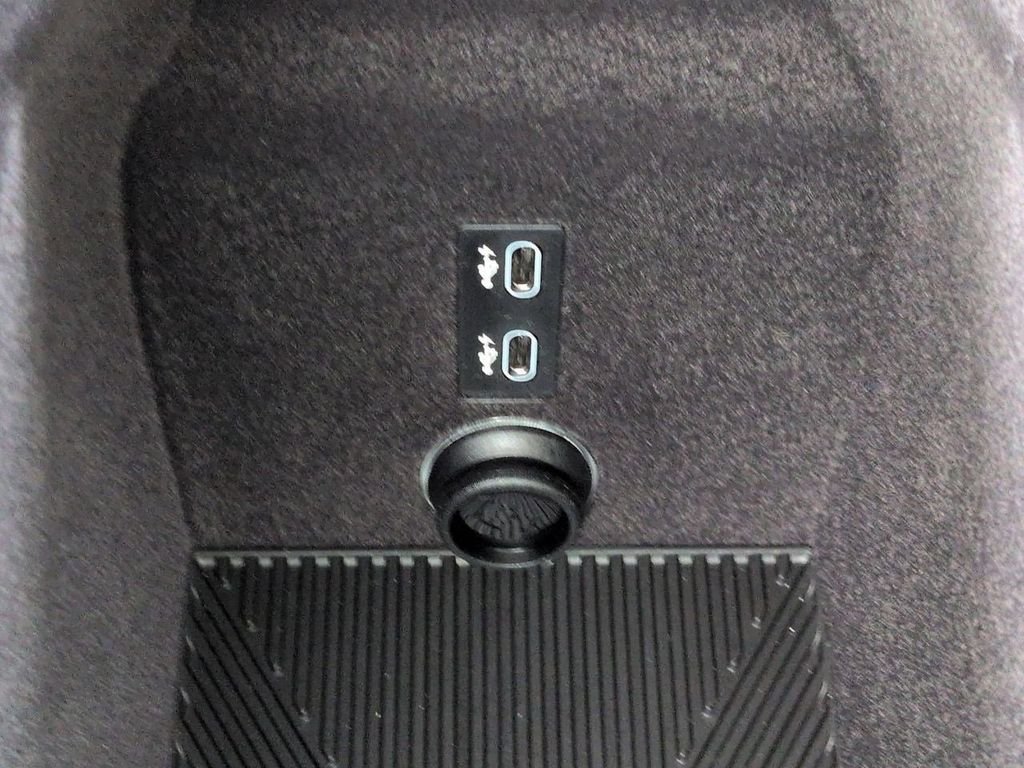 New 2026 Tanzanite Blue II Metallic BMW xDrive60 image 22