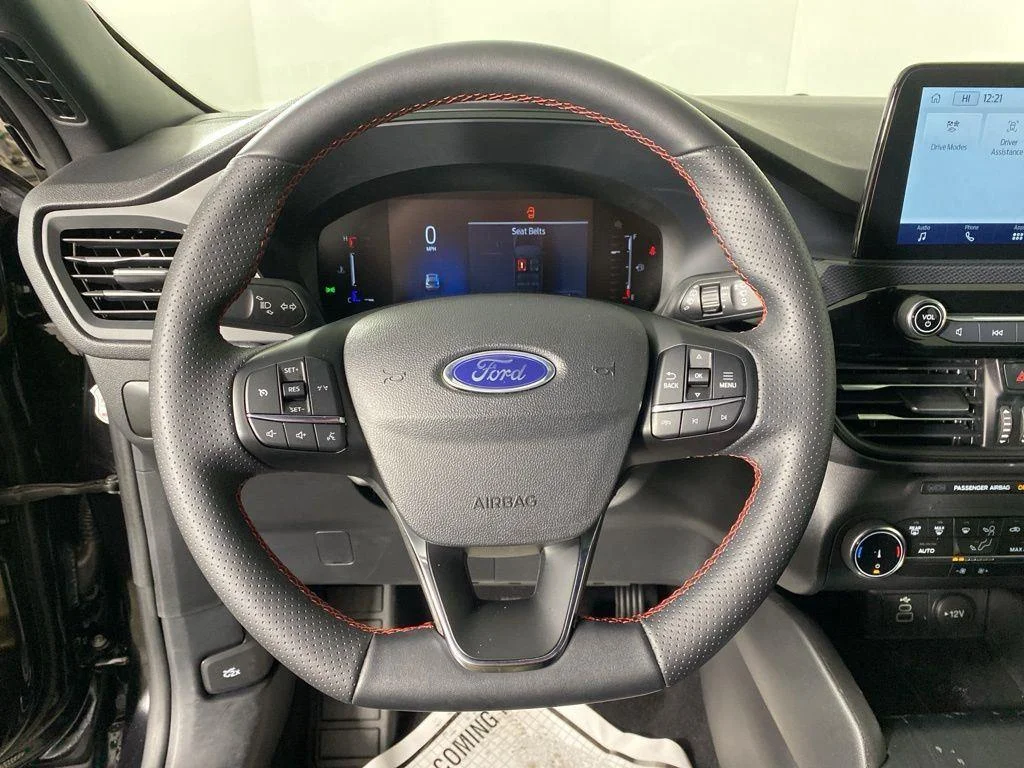 Used 2025 Agate Black Metallic Ford ST-Line image 16