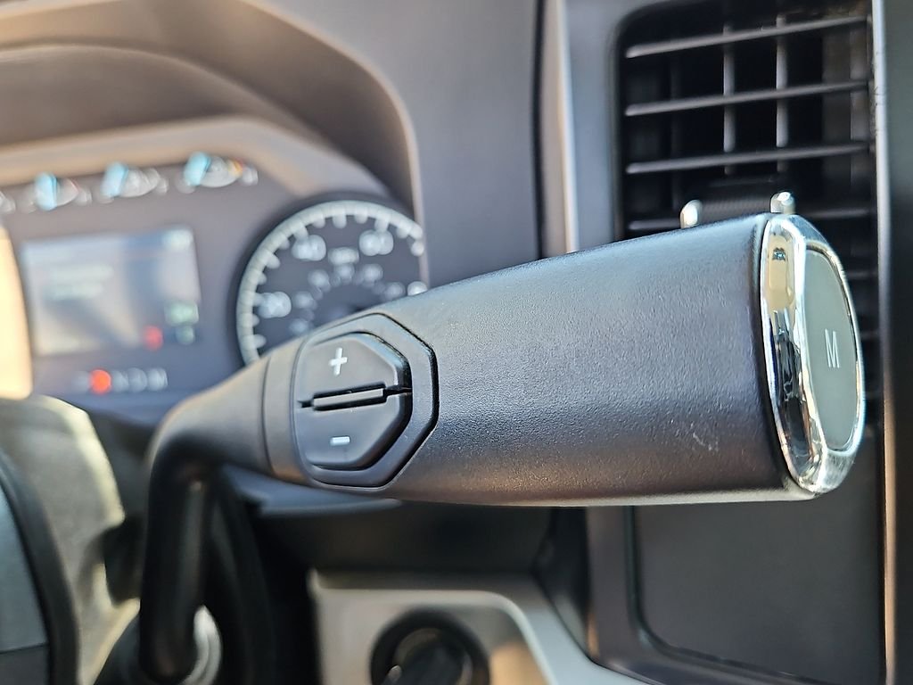 Used 2025 Oxford White Ford XLT image 23