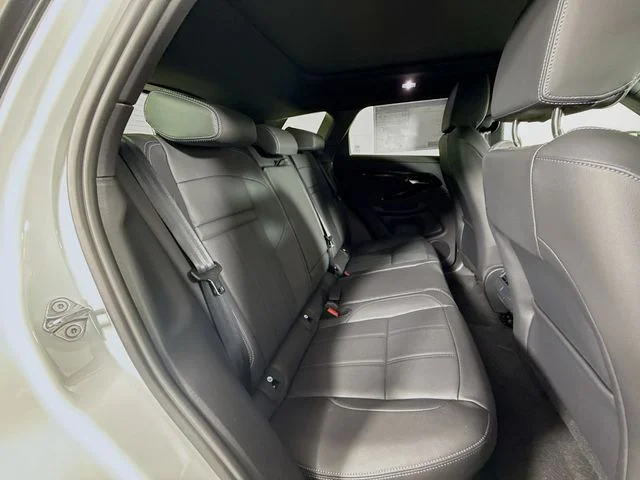 New 2026 Fuji White Land Rover  image 29