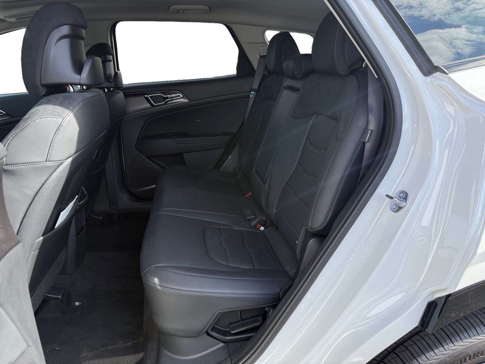 New 2027 Snow White Pearl Kia SX-Prestige image 16