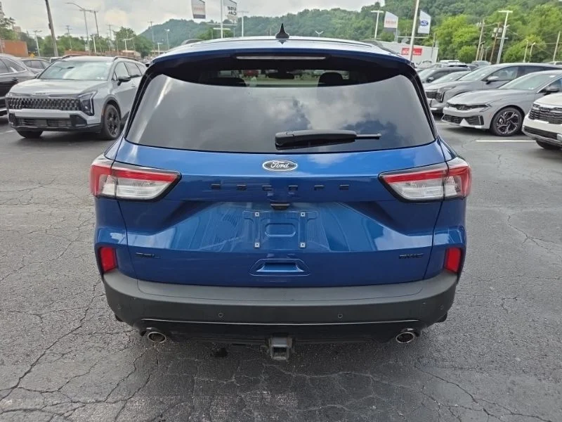 Used 2022 Blue Ford SEL image 6