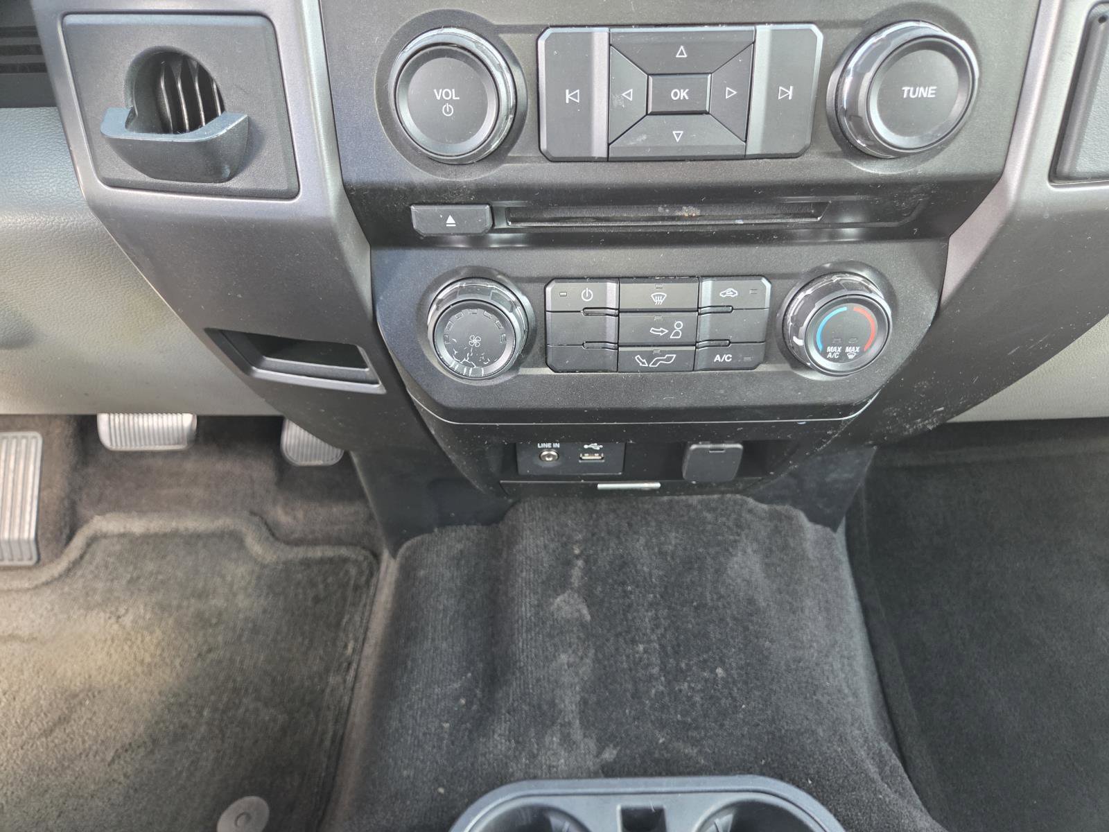 Used 2015  Ford  image 26