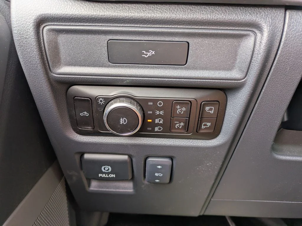 New 2026 Oxford White Ford XLT image 27