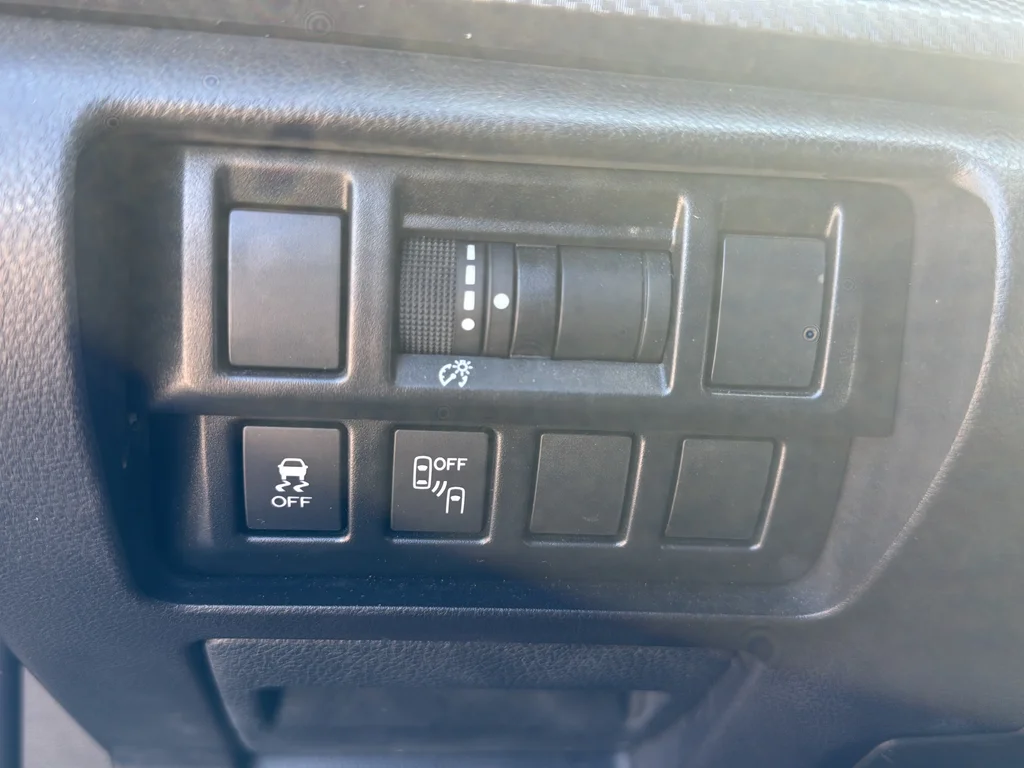 Used 2018 Gray Subaru 2.0i Sport image 13
