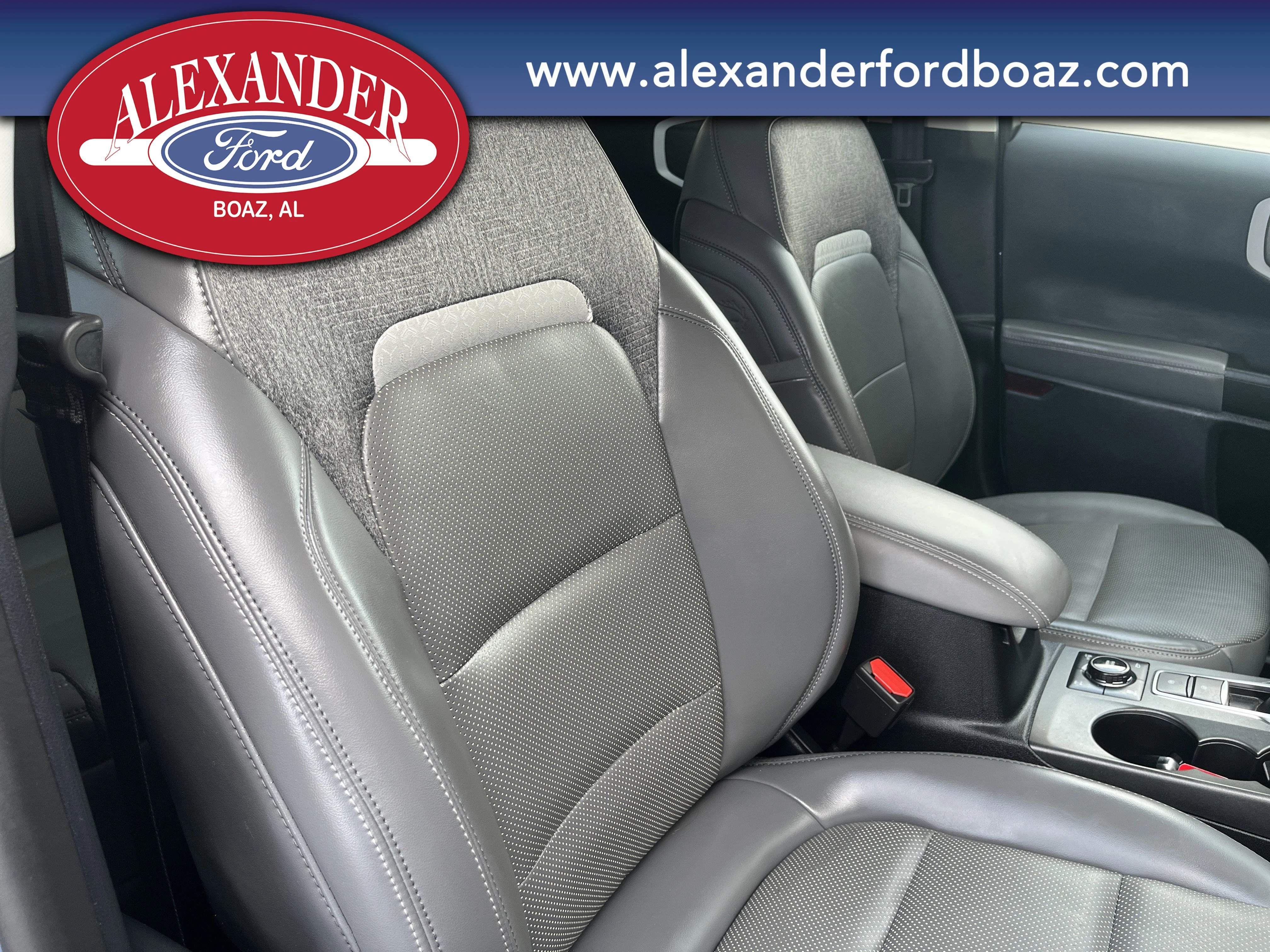 Used 2025 Blue Ford Badlands image 21