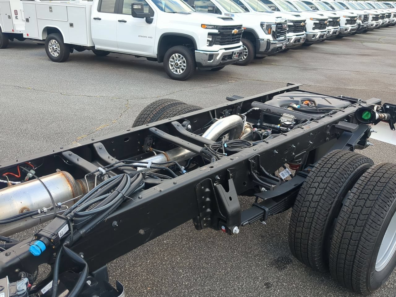 New 2026 Summit White GMC Pro image 21