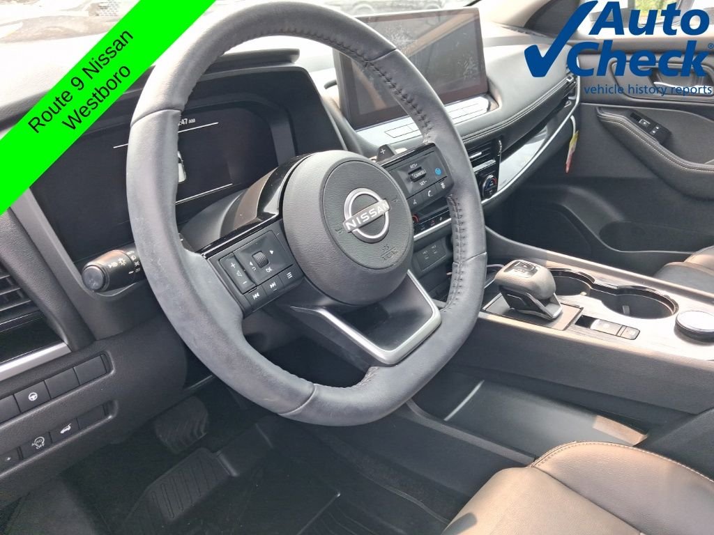 Used 2024 White Nissan SL image 28