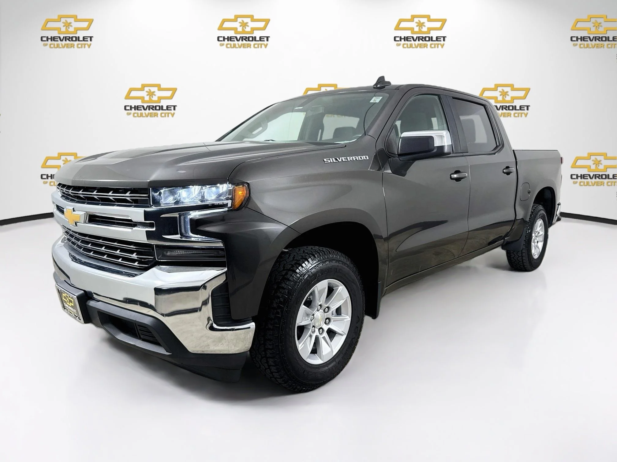 Used 2022 Oxford Brown Metallic Chevrolet LT image 3