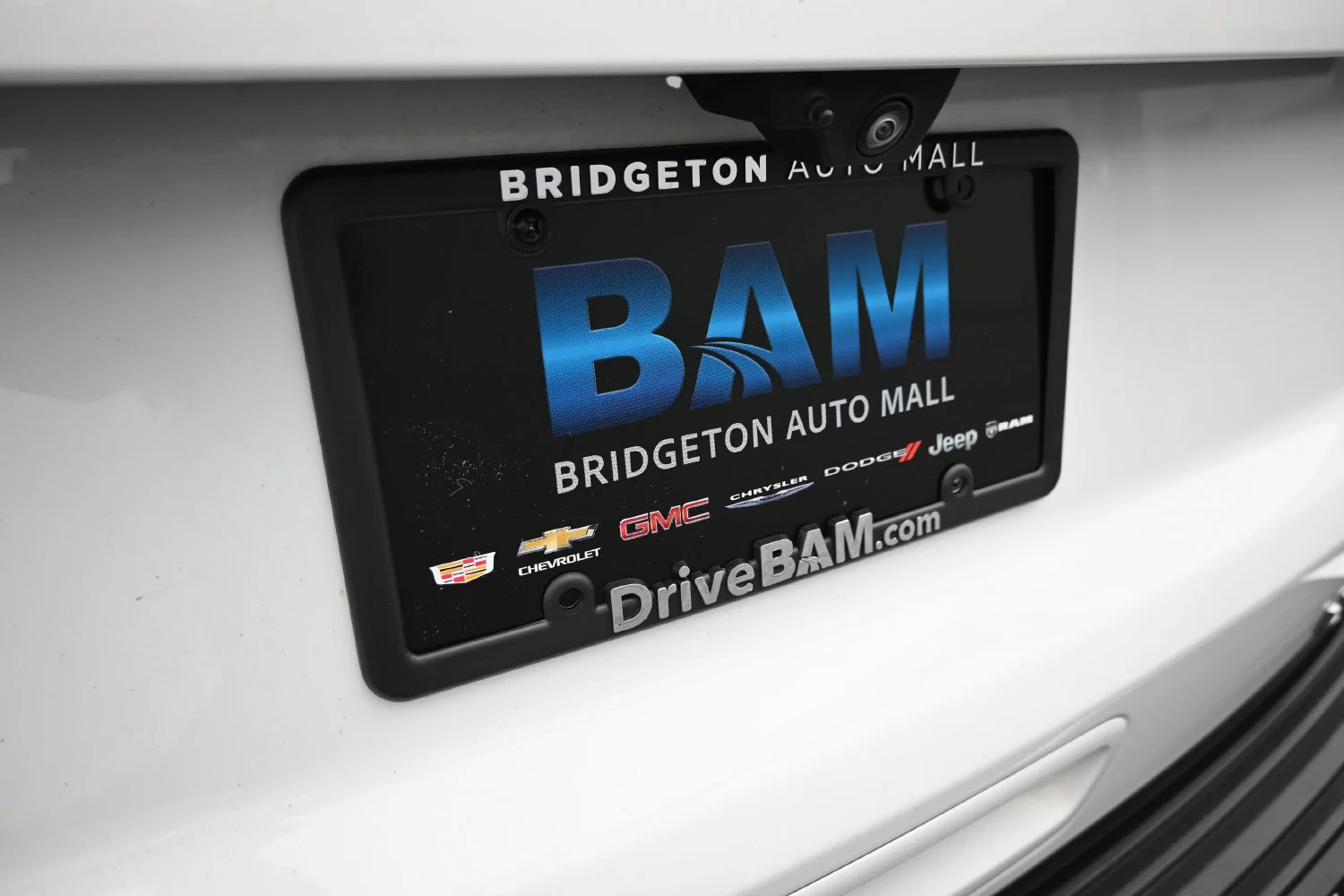 Used 2025 Summit White Chevrolet LT image 30