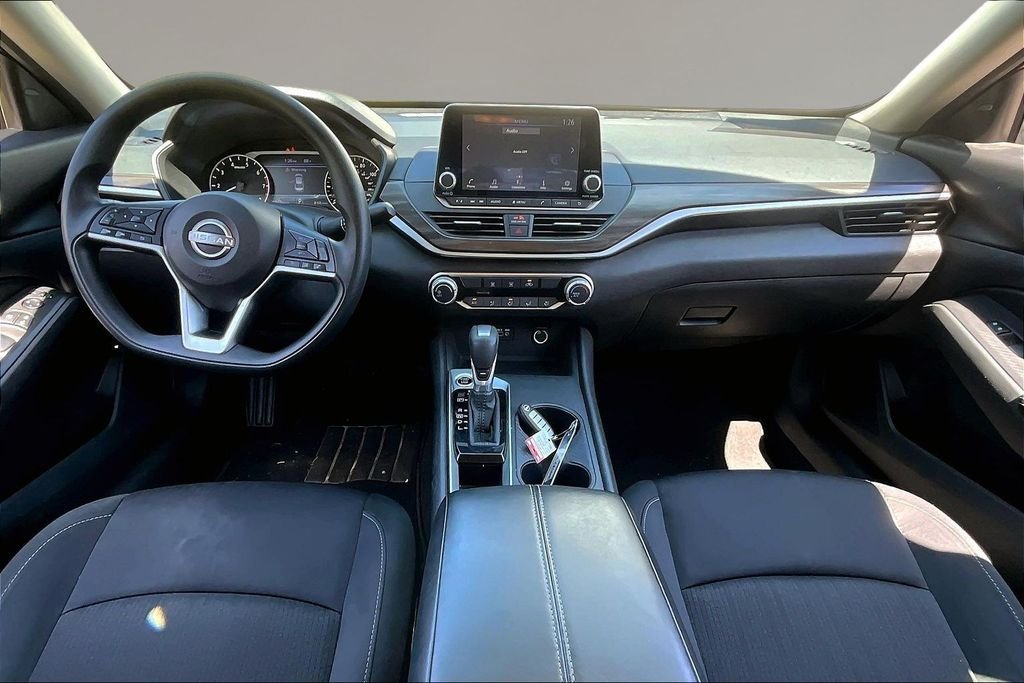 Used 2025 Super Black Clearcoat Nissan 2.5 SV image 7