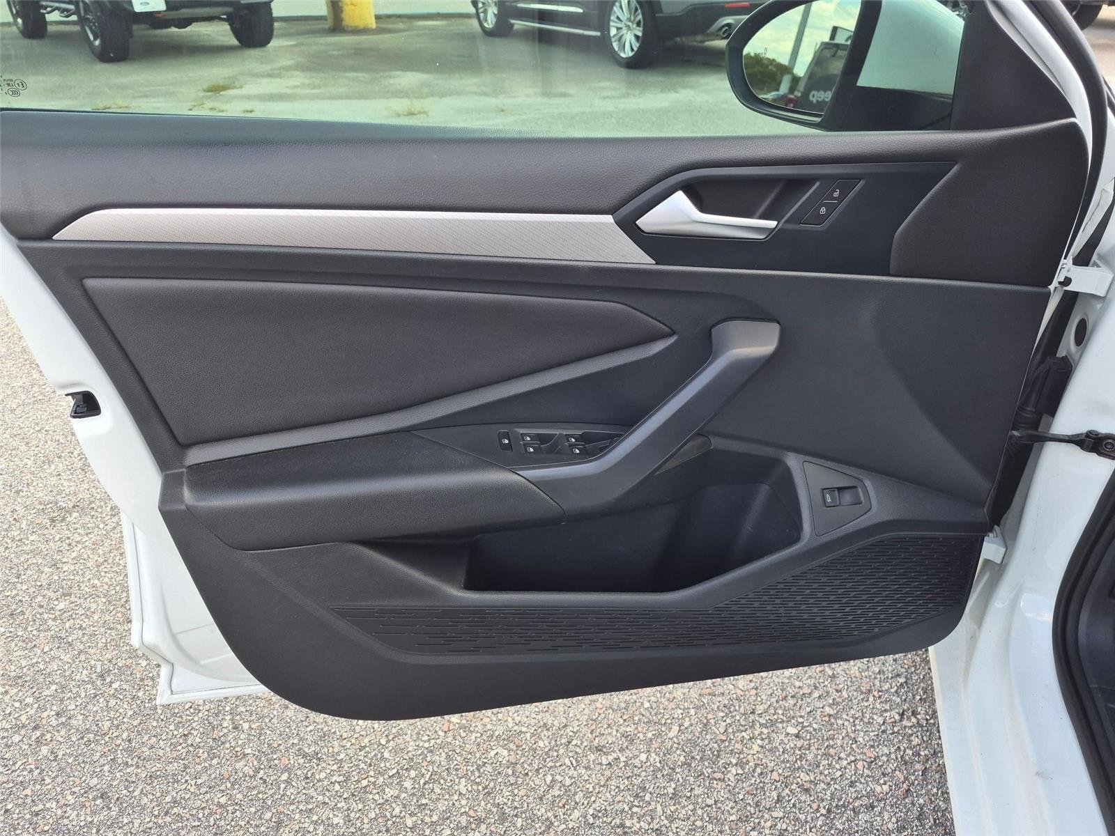 Used 2019 Pure White Volkswagen S image 12