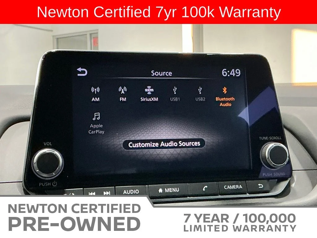 Certified Used 2025 Glacier White Nissan S image 25