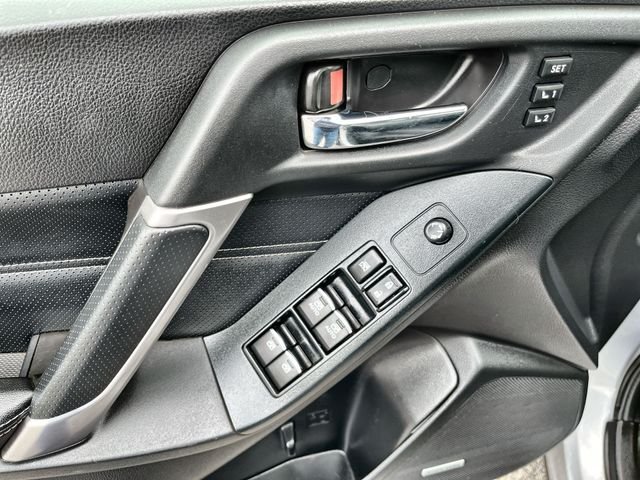 Used 2017 Silver Subaru 2.5i Touring image 17