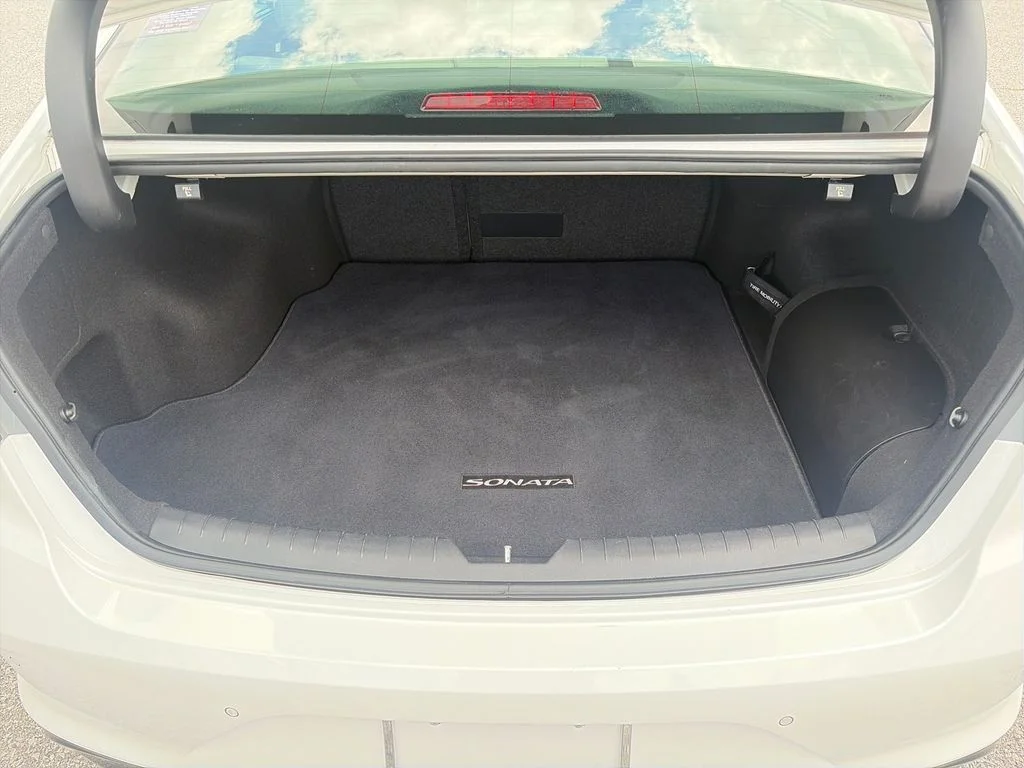 Used 2019 White Hyundai Limited image 24