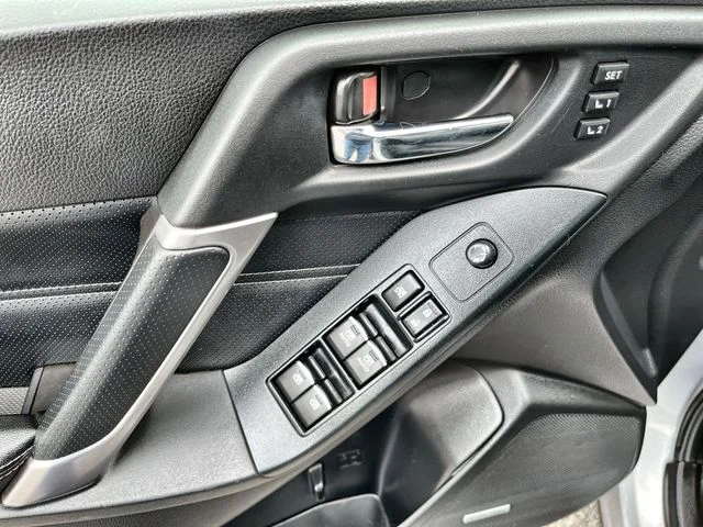 Used 2017 Silver Subaru 2.5i Touring image 17
