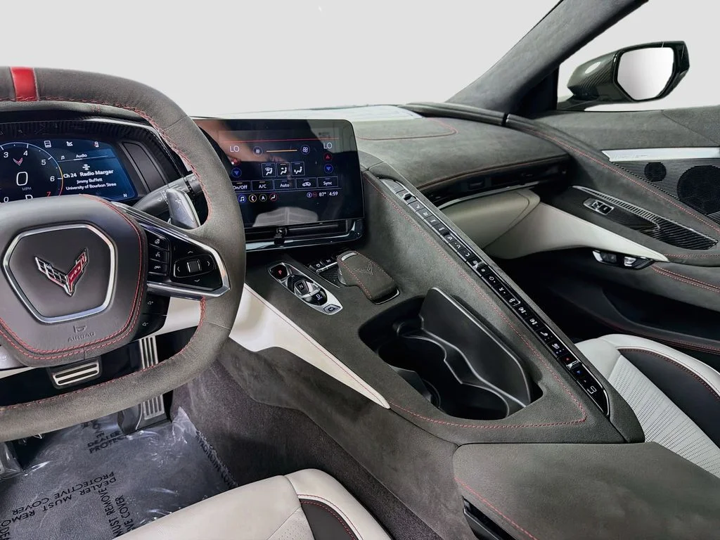 Used 2023 White Chevrolet Stingray image 23