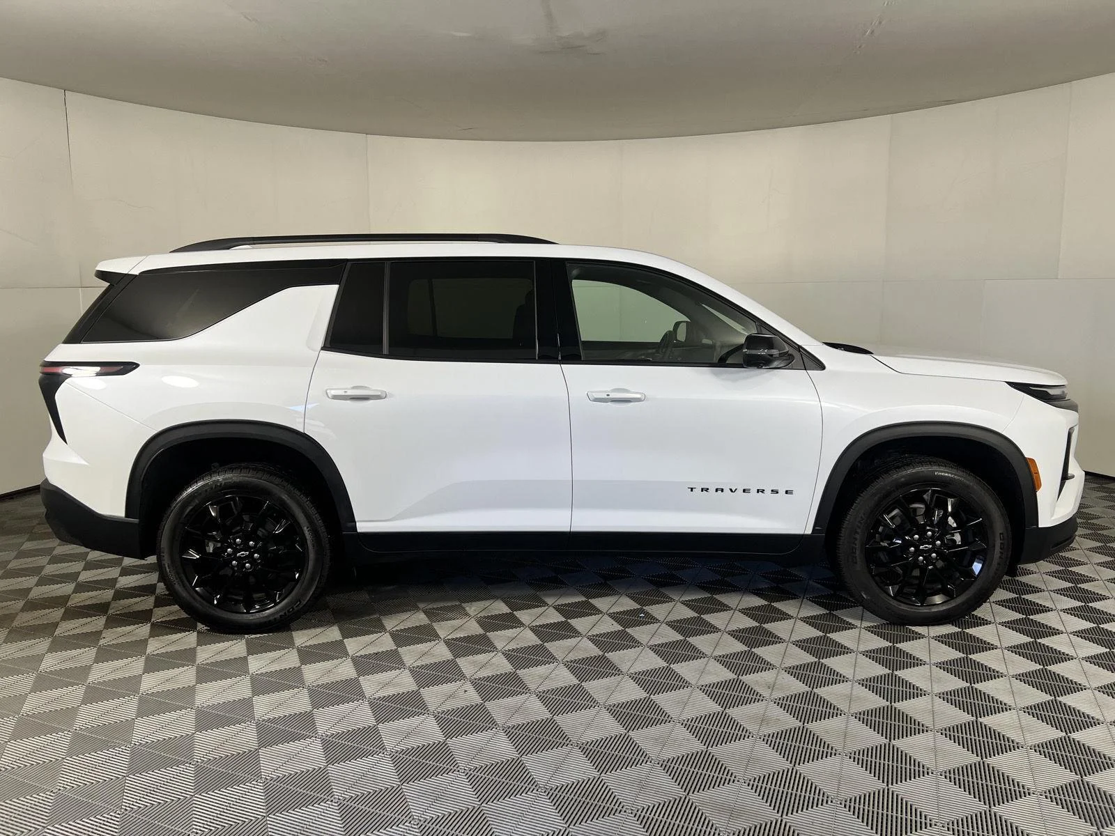Used 2026 Polar White Tricoat Chevrolet AWD LT image 46