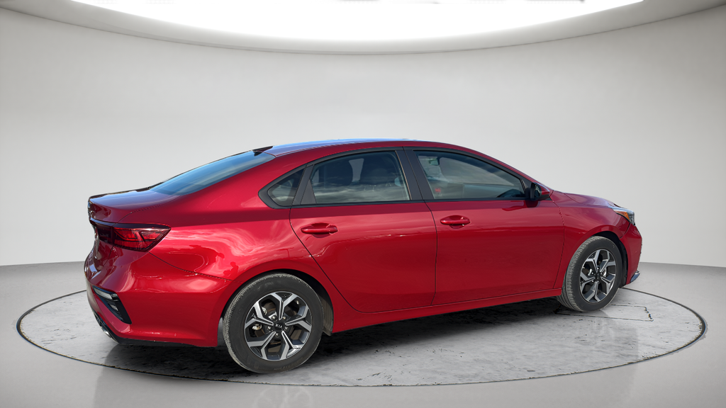 Used 2019 Red Kia LXS image 3