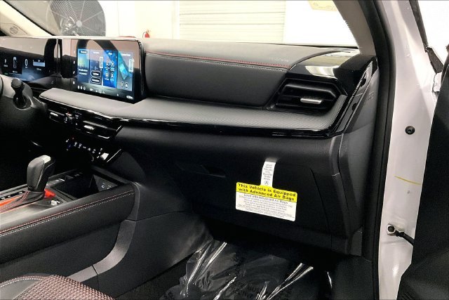 New 2026 Aspen White with Black Roof Nissan SR image 33