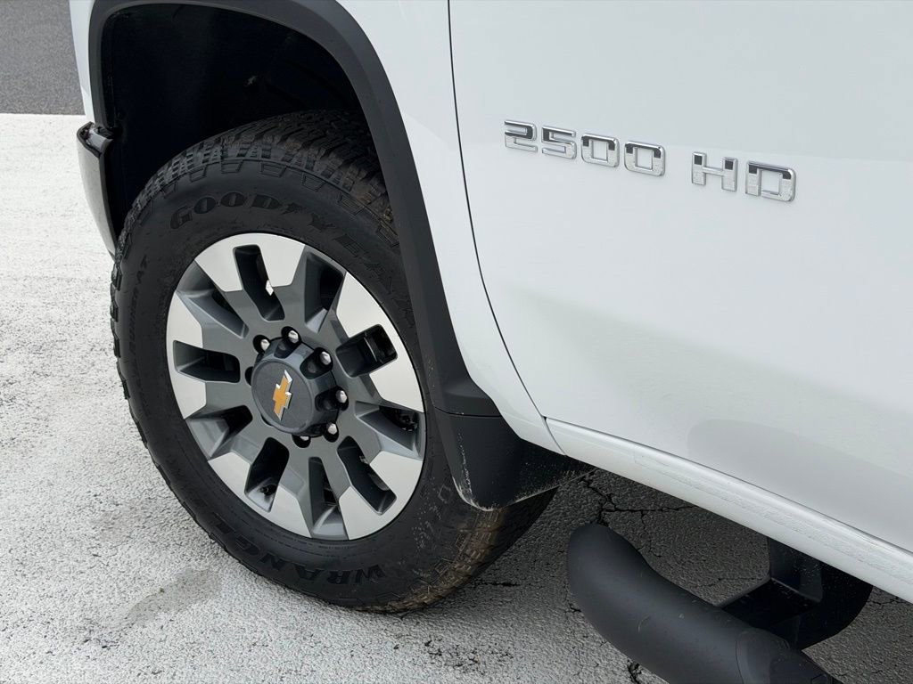 2026 Chevrolet Silverado 2500 HD Custom - Photo 8
