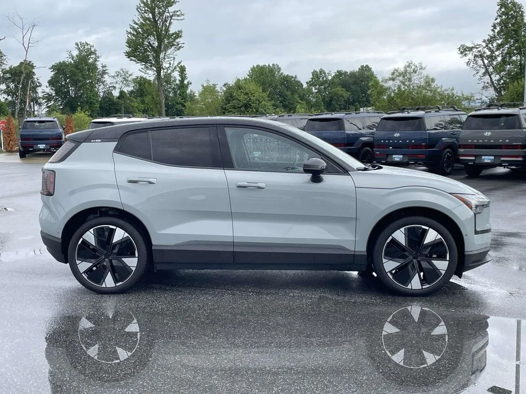 2025 Volvo EX30 Ultra - Photo 31