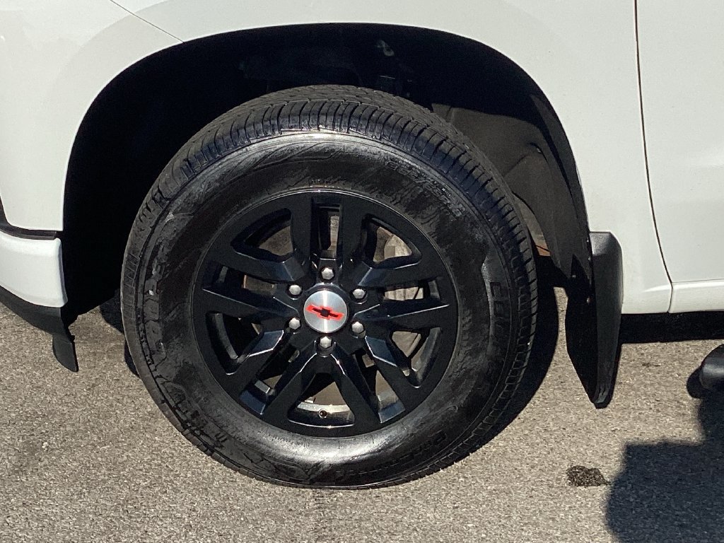 Used 2021 SUMMIT WHITE Chevrolet RST image 24
