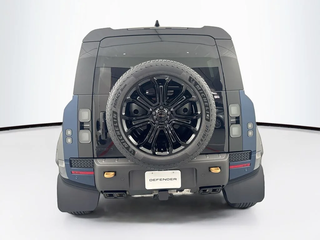 New 2026 Sargasso Blue Land Rover OCTA image 6