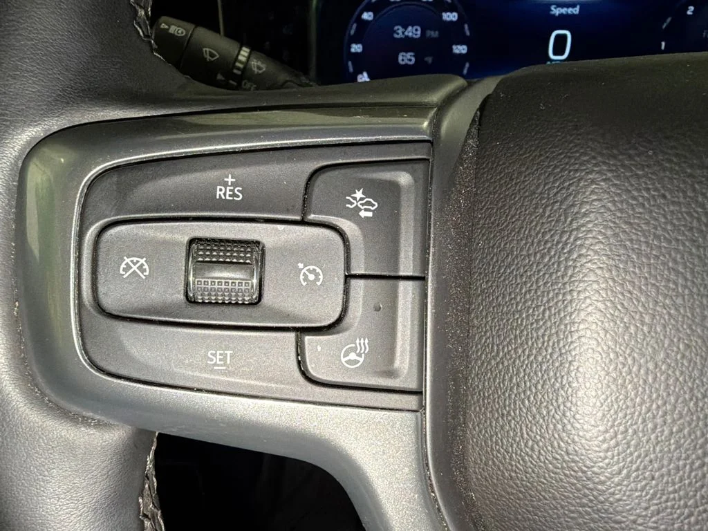 Used 2025 Summit White Chevrolet LT image 27