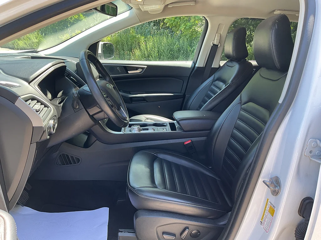 Used 2024 Oxford White Ford SEL image 8