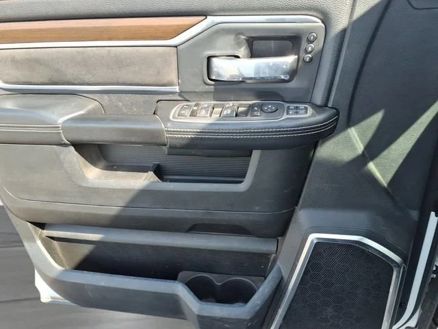 Used 2024  Ram Laramie image 17