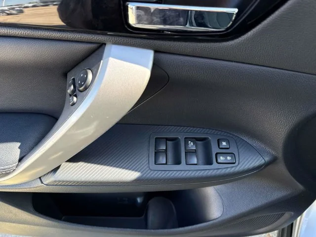 Used 2025 Silver Mitsubishi SE image 35