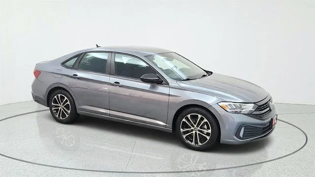 Used 2024 Silver Volkswagen 1.5T Sport image 14