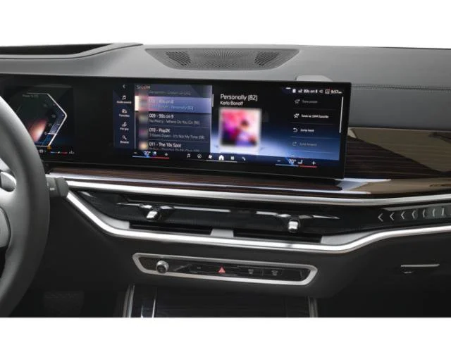New 2026 Mineral White Metallic BMW xDrive40i image 12